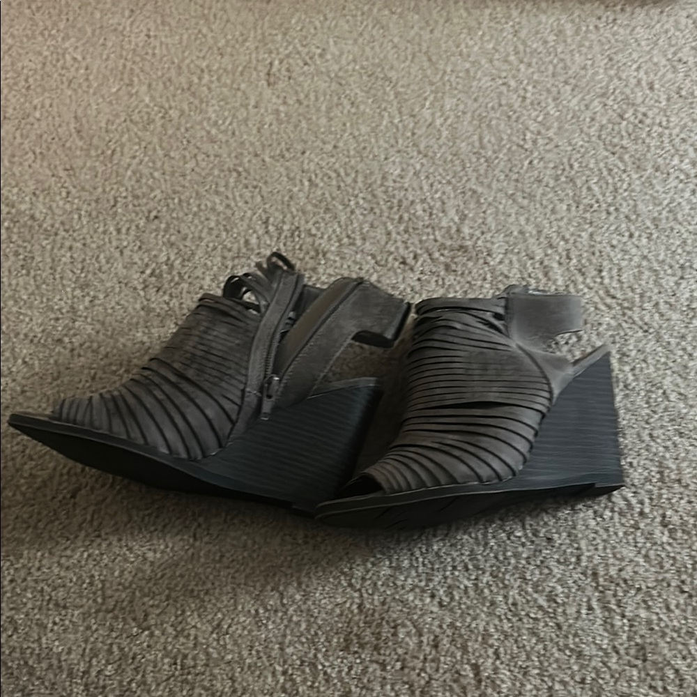 Fergalicious Gray textured wedges either open toe.  Worn twice.  Size 7.